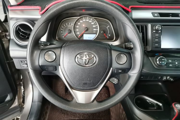 Used Toyota RAV4 2016 2.0L CVT Two-Wheel Drive Fashion Edition China V Standard