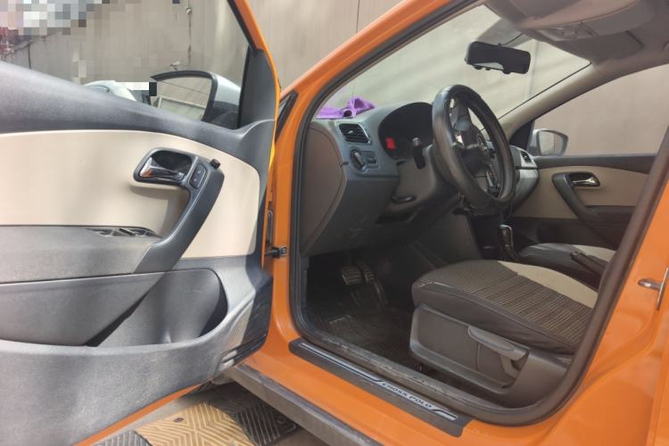 Used Volkswagen Polo 2012 1.6L Cross Polo Automatic Transmission Driver Seat