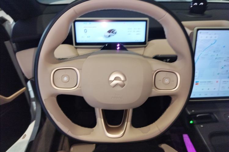 Used Nio ET5 2024 100 kWh Steering Wheel