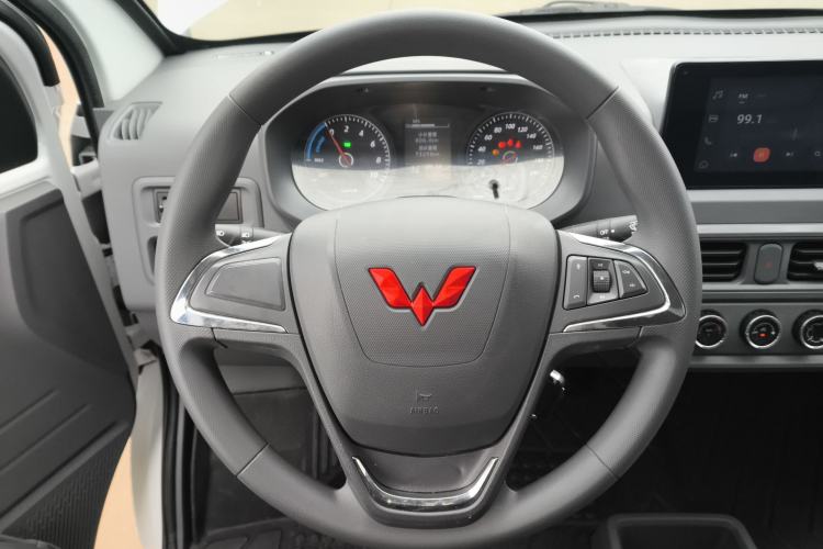 Used Wuling Yangguang 2024 300km Comfort Version with Sealed Windows 60kW