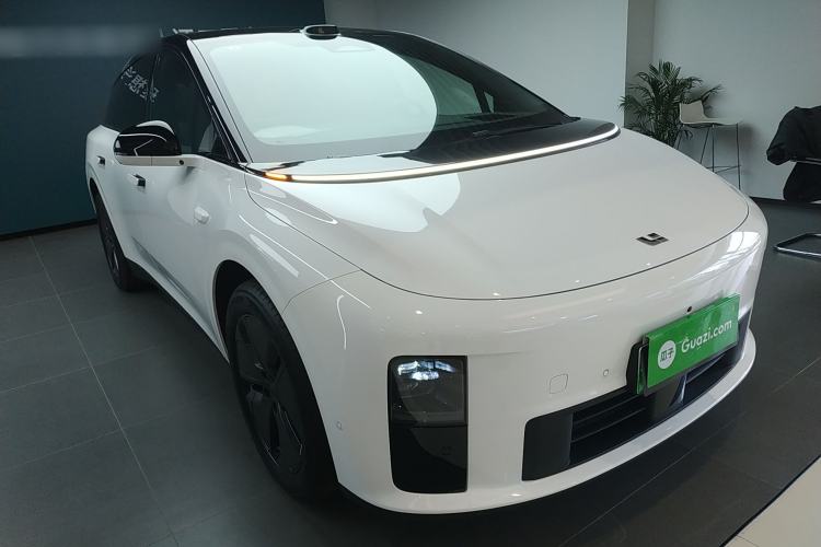 Used Li Auto i6 2025 Model Two-Wheel-Drive Standard Type Front Right 45 Deg