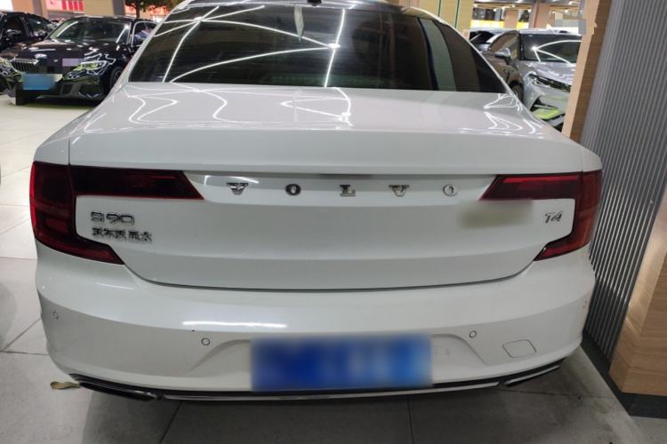 Used Volvo S90 2018 T4 Zhiyuan Edition
