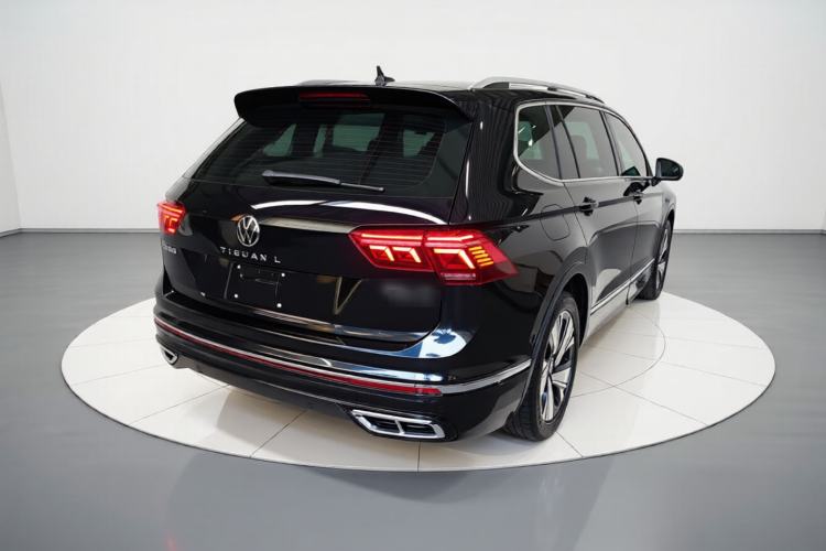 Used Volkswagen Tiguan L 2023 Facelift 380TSI Automatic All-Wheel Drive R-Line Flagship 7-Seater
