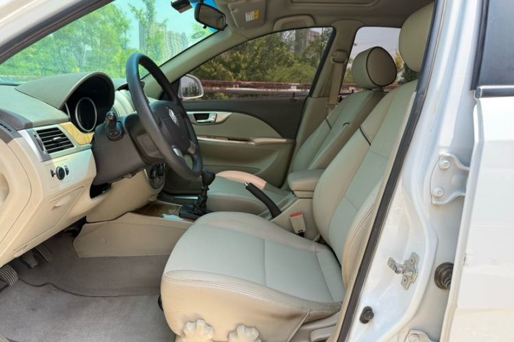 Used Buick Excelle 2015 1.5L Manual Classic Trim
