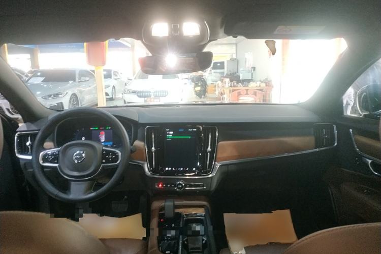 Used Volvo S90 2023 B5 Zhiyi Luxury Edition
