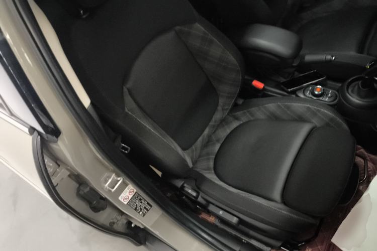 Used MINI 2018 1.5T COOPER Classic Edition Five-Door Version Right Front Seat