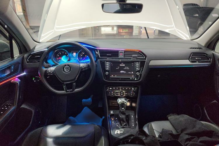 Used Volkswagen Tiguan L 2018 330TSI Automatic Two-Wheel Drive Luxury Edition Center Console