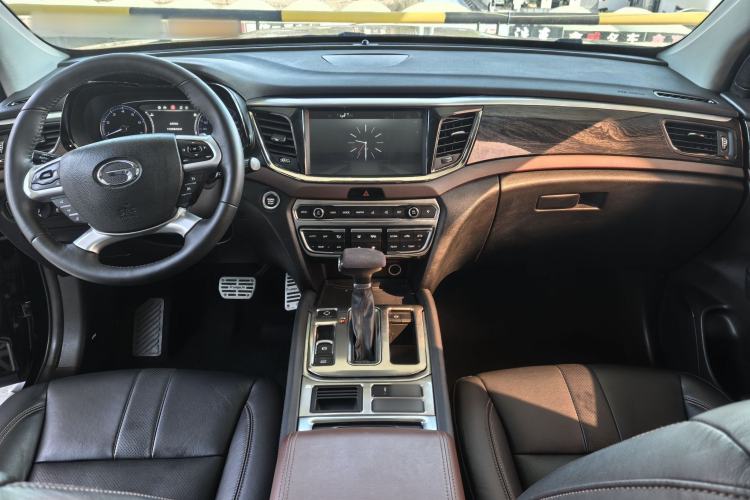 Used GAC Trumpchi GS8 2017 320T Two-Wheel Drive Luxury Smart Connectivity Version (7 Seats)