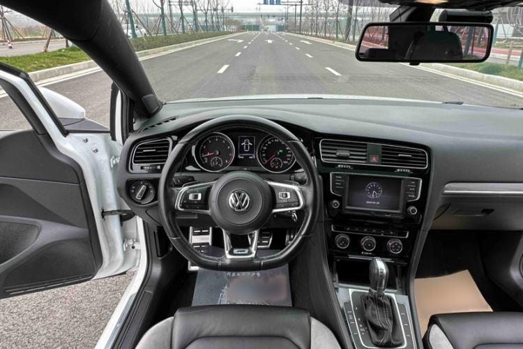 Used Volkswagen Golf 2017 280TSI Automatic R-Line Million-Vehicle Commemorative Edition
