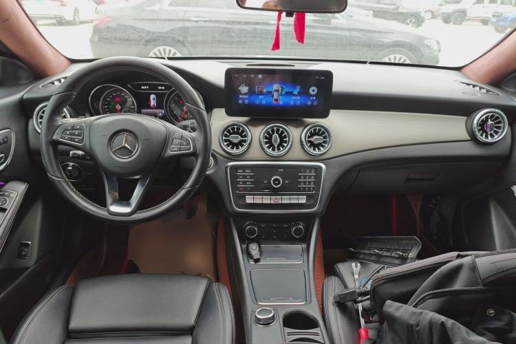 Used Mercedes-Benz CLA 2018 CLA 200 Style Edition Center Console