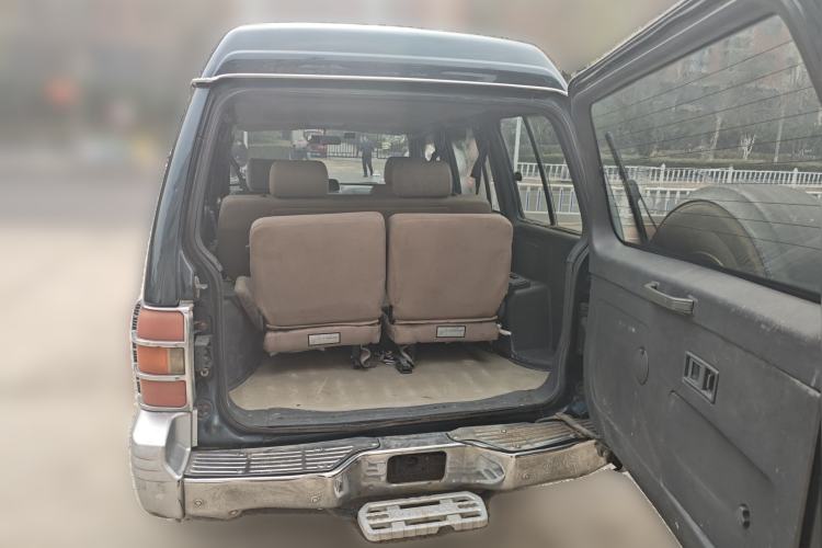 Used Leopaard 6481 2009 2.2L Manual Two-Wheel Drive
