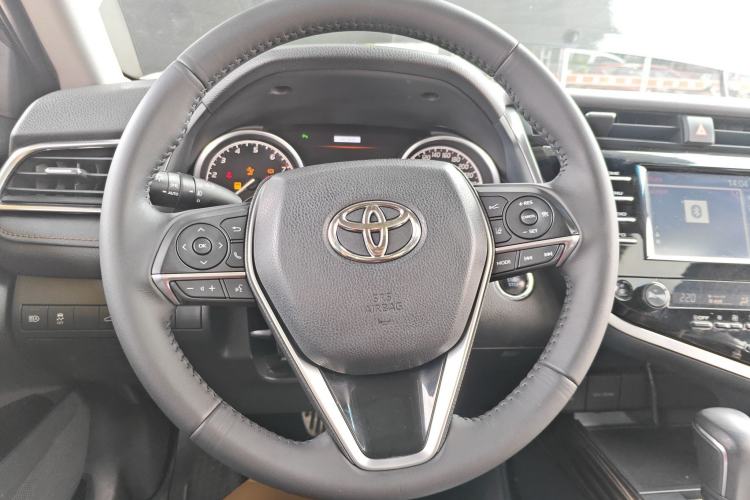 Used Toyota Camry 2018 2.0G Luxury Edition
