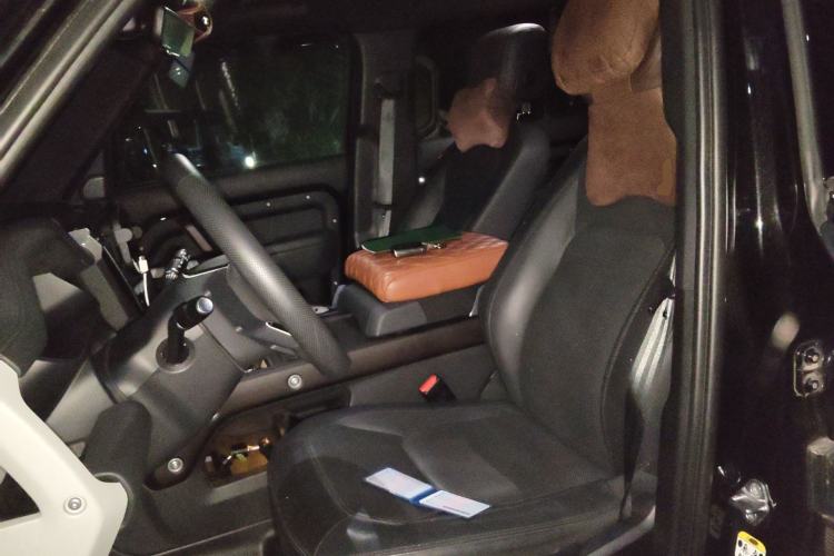 Used Land Rover Defender 2023 Facelift 110 3.0T P400 X-DYNAMIC HSE Left Front Seat