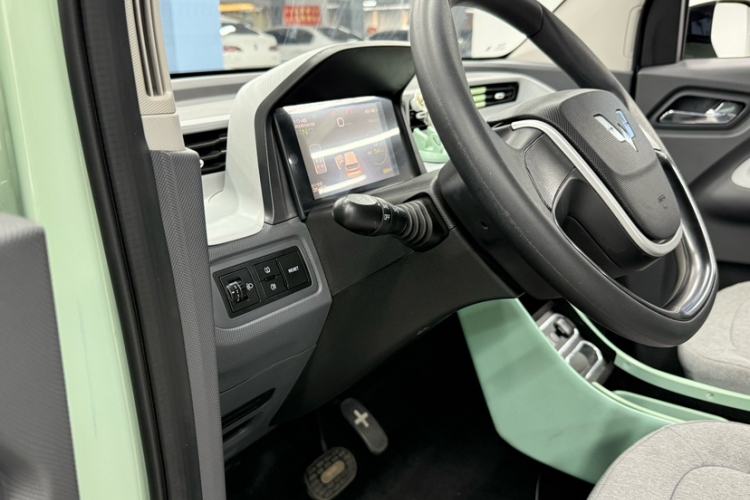 Used Wuling Hongguang MINIEV 2022 Macaron Fashion Model Lithium Iron Phosphate Interior 6