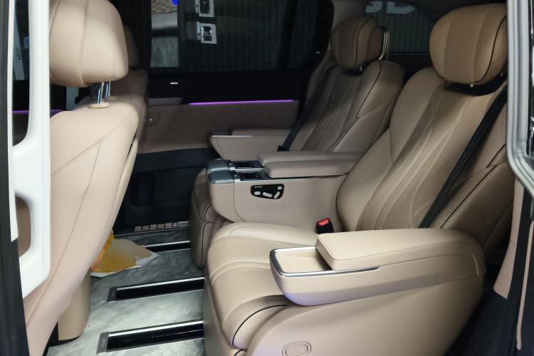 Used XPeng X9 2024 702 Ultra-Long Range Pro Left Rear Seat
