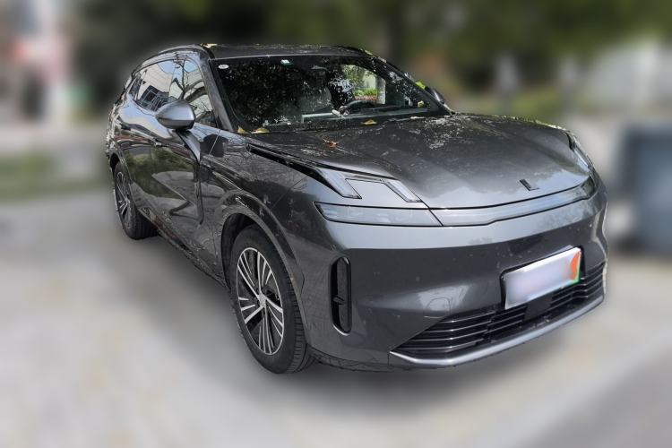 Used Lynk & Co 08 EM-P 2023 120km Long-Range Halo Front Right 45 Deg