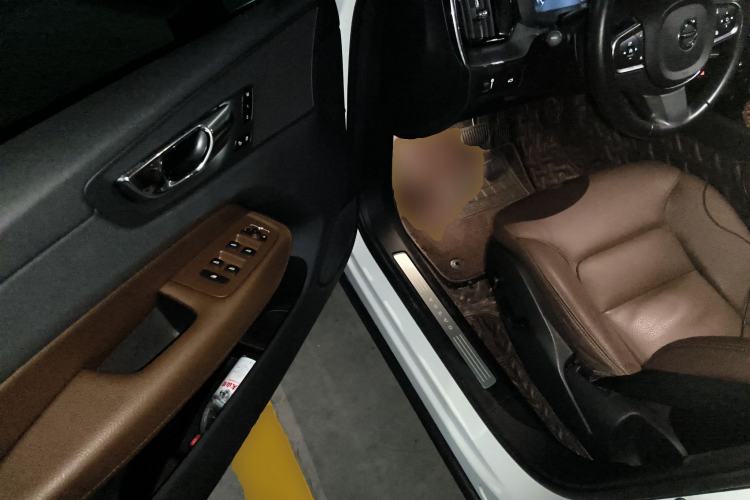 Used Volvo XC60 2019 T5 4x4 Smart Edition China V Standard