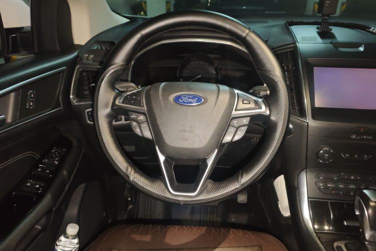 Used Ford Edge 2018 EcoBoost 245 Two-Wheel-Drive Titanium 7-Seater China VI Standard Steering Wheel