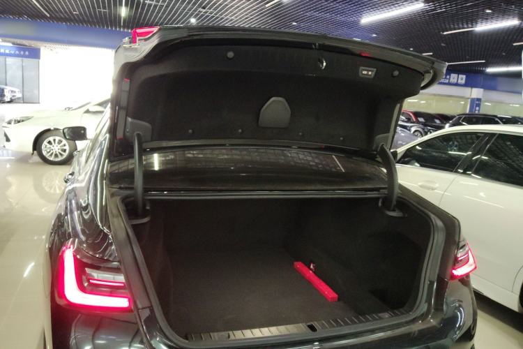 Used BMW 7 Series 2019 Updated 730Li Luxury Package Trunk