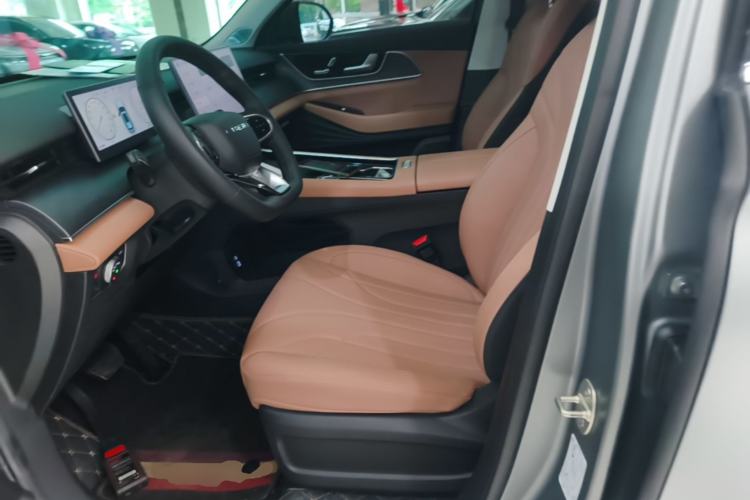 Used Chery Tiggo 8 L 2025 Model 2.0T Two-Wheel Drive Changhong Edition—7 Seaters
