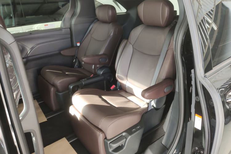 Used Toyota Granvia 2026 Model 2.5L Hybrid Prestige PLUS Four-Wheel Drive Edition