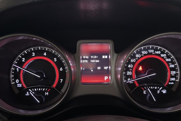 Used Dodge Journey 2013 2.4L Two-Wheel Drive Luxury Version
