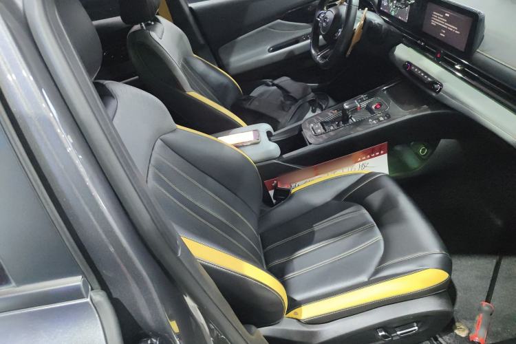 Used GAC Trumpchi EMPOW 2021 270T DCT J16 Version Right Front Seat