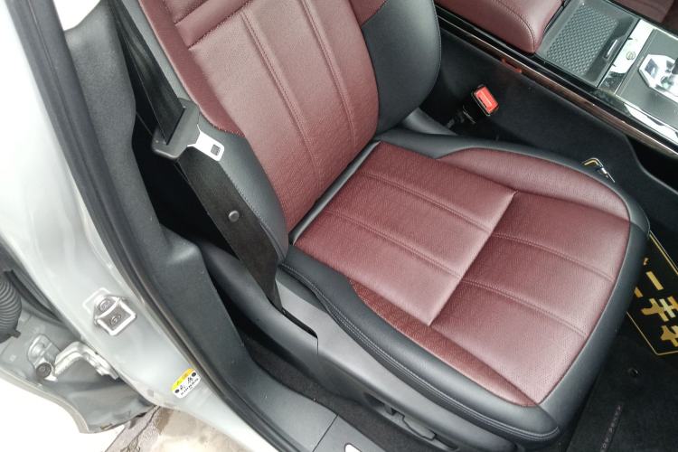 Used Land Rover Range Evoque 2021 Range Rover Velar L 249PS R-Dynamic First Edition Right Front Seat