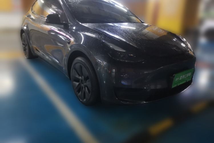 Used Tesla Model Y 2024 Rear-Wheel-Drive Version Front Right 45 Deg