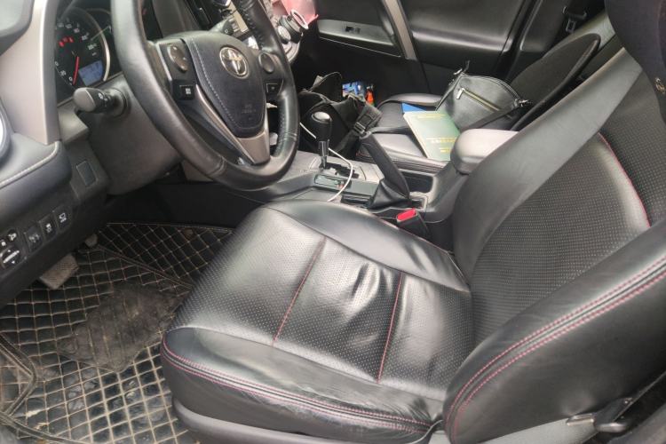 Used Toyota RAV4 2016 2.0L CVT Two-Wheel Drive Fashion Edition China V Standard