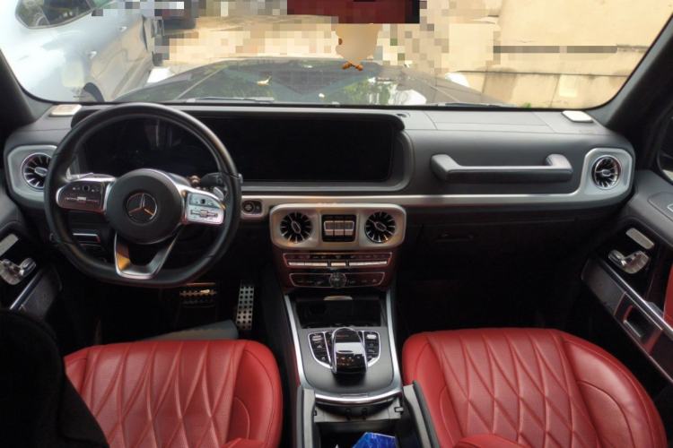 Used Mercedes-Benz G-Class 2022 G 500 Center Console