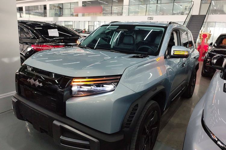 Used Formula Leopard Titanium 3 2025 501 km All-Wheel Drive Intelligent Driving Max Edition