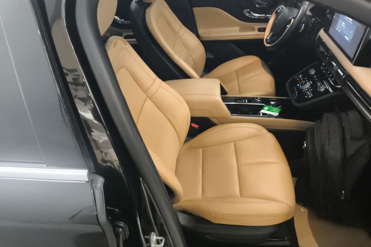 Used Lincoln Corsair 2022 2.0T Two-Wheel Drive Luxury Edition Right Front Seat