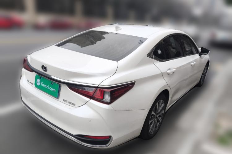 Used Lexus ES 2023 200 Excellence Edition

