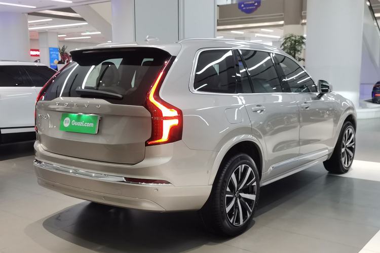 Used Volvo XC90 2025 Facelifted B6 Zhiyuan Luxury Version with 6 Seats