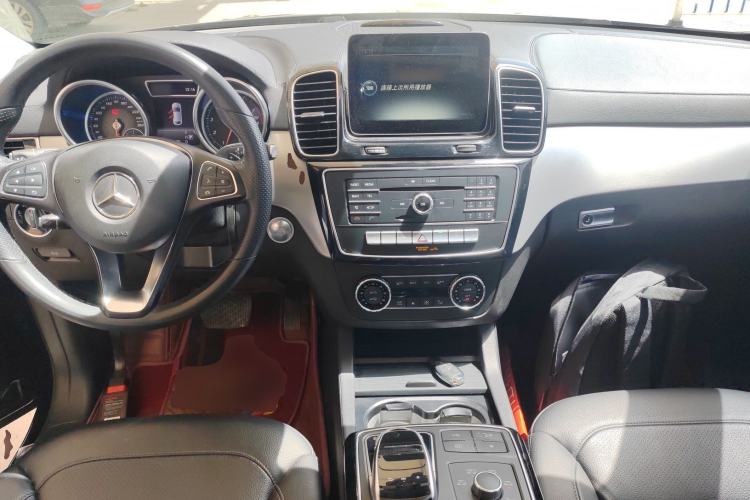 Used Mercedes-Benz GLE Coupe 2017 GLE 400 4MATIC Coupe SUV Center Console