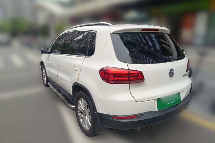 Used Volkswagen Tiguan 2013 1.8 TSI Automatic All-Wheel Drive Luxury Model Rear Left 45 Deg