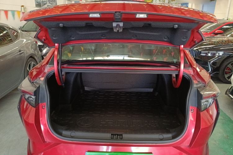 Used Dongfeng Aeolus Yixuan 2022 230T Automatic Adaptive-Beam Knight Edition