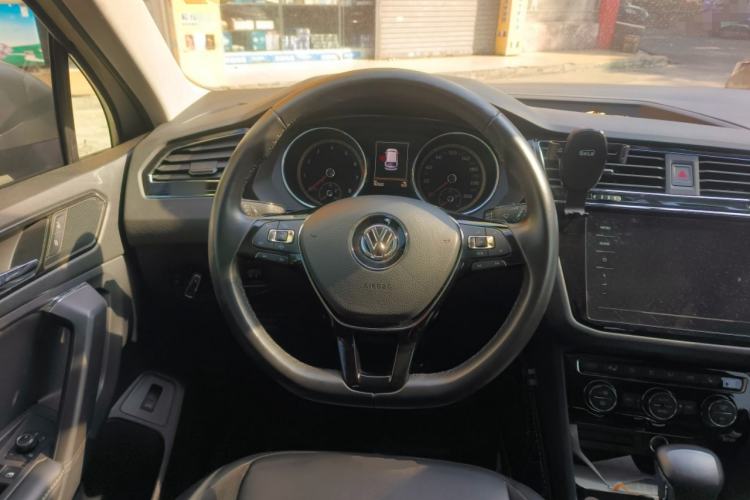 Used Volkswagen Tiguan L 2020 330TSI Automatic Two-Wheel Drive Smart Luxury Edition China VI Standard
