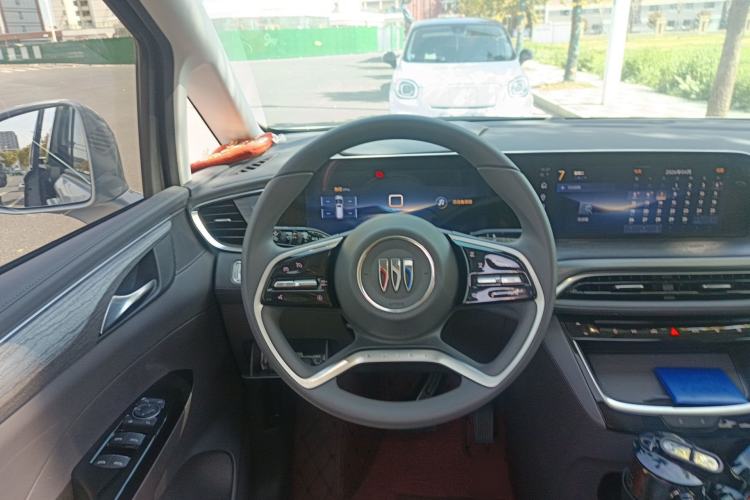 Used Buick GL8 New Energy 2025 Lushang First-Drive Edition 7-Seater Steering Wheel