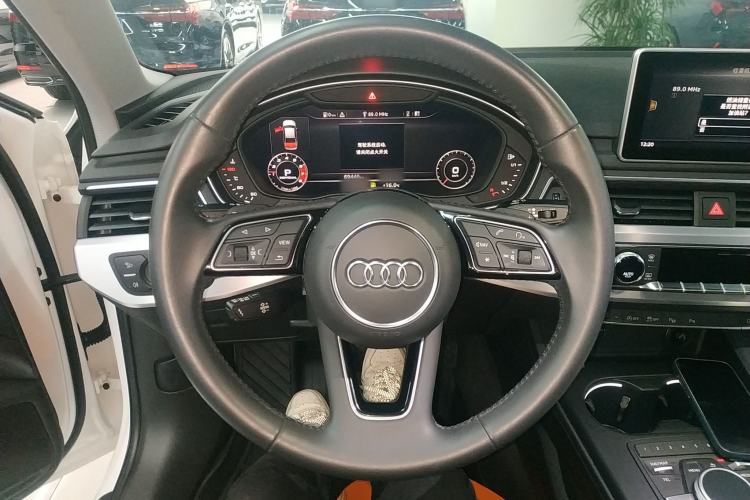 Used Audi A4L 2019 40 TFSI Fashion Version China V
