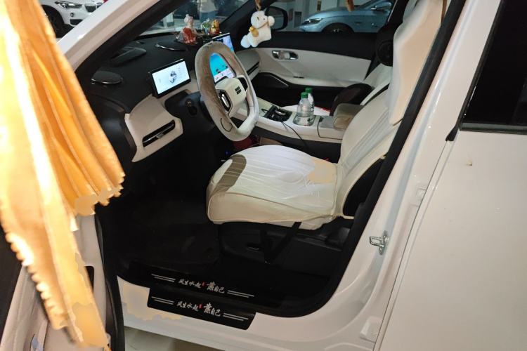 Used Geely Galaxy Galaxy Xingjian 7 EM-i 2025 120km Exploration+ Version