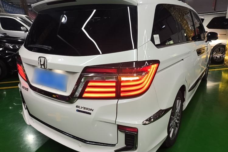 Used Honda Elysion 2019 2.0L Hybrid Luxury Edition Rear Right 45 Deg