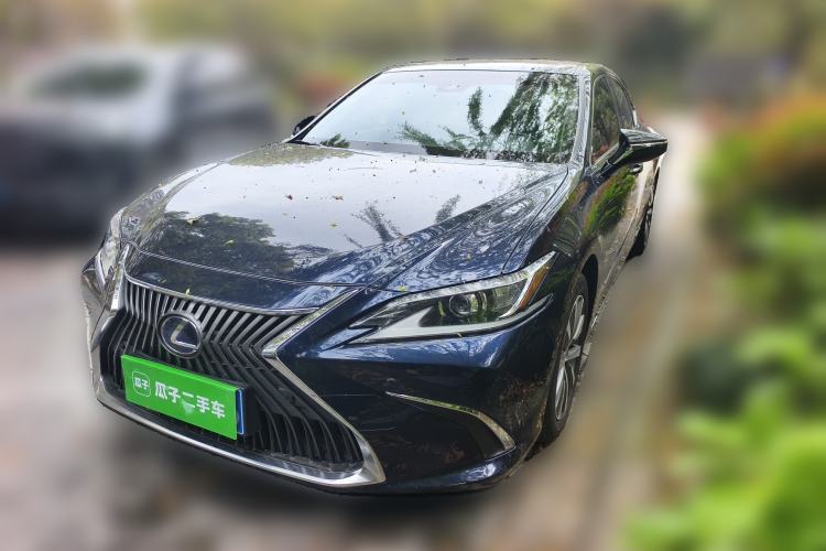 Used Lexus ES 2018 300h Premier Edition China VI Standard
