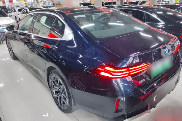 Used BMW i5 2025 eDrive 40L M Sport Package Exterior 2