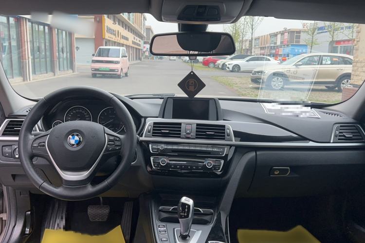 Used BMW 3 Series 2016 316Li Fashion Model Interior 3