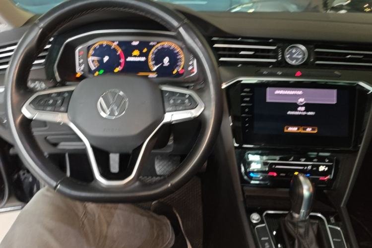 Used Volkswagen Magotan 2020 380TSI DSG Luxury Version Center Console