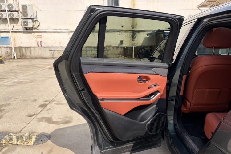 Used BYD Tang L 2025 DM 175KM Drone Player Edition Interior 1