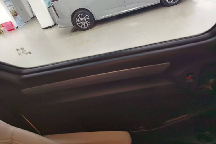 Used SAIC MAXUS G10 2022 2.0T Automatic Smart Enjoyment Version Gasoline 7 Seats