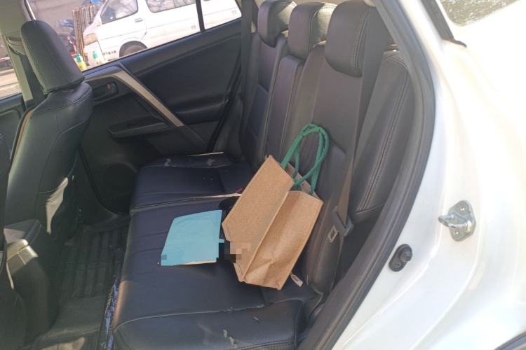 Used Toyota RAV4 2015 2.0L CVT Two-Wheel Drive Fashion Edition